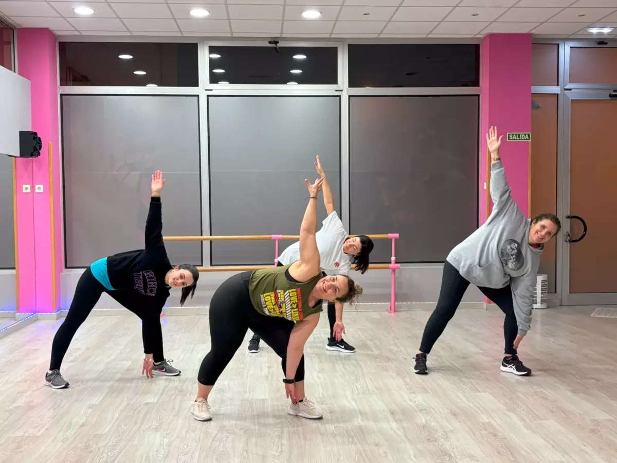 Grupo de mujeres durante una clase
