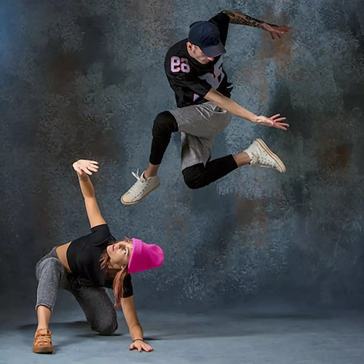 Mujer y hombre bailando Hip-hop